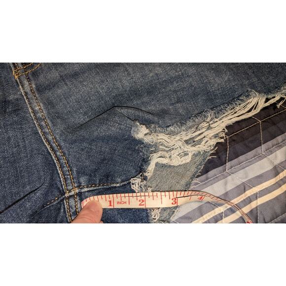 NEW Levi's Size 32 Chelsea Frayed-Hem High Rise SHORTY Denim Shorts - Picture 9 of 10